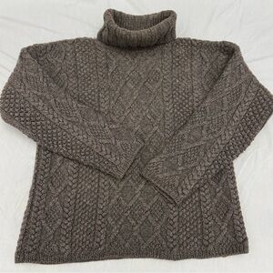 J Crew 100% Wool Cable Knit Sweater Chunky Women’s Size Medium